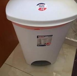 Kitchen &bath trash can